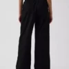 Pantalones holgados de popelín de talle medio y pierna ancha