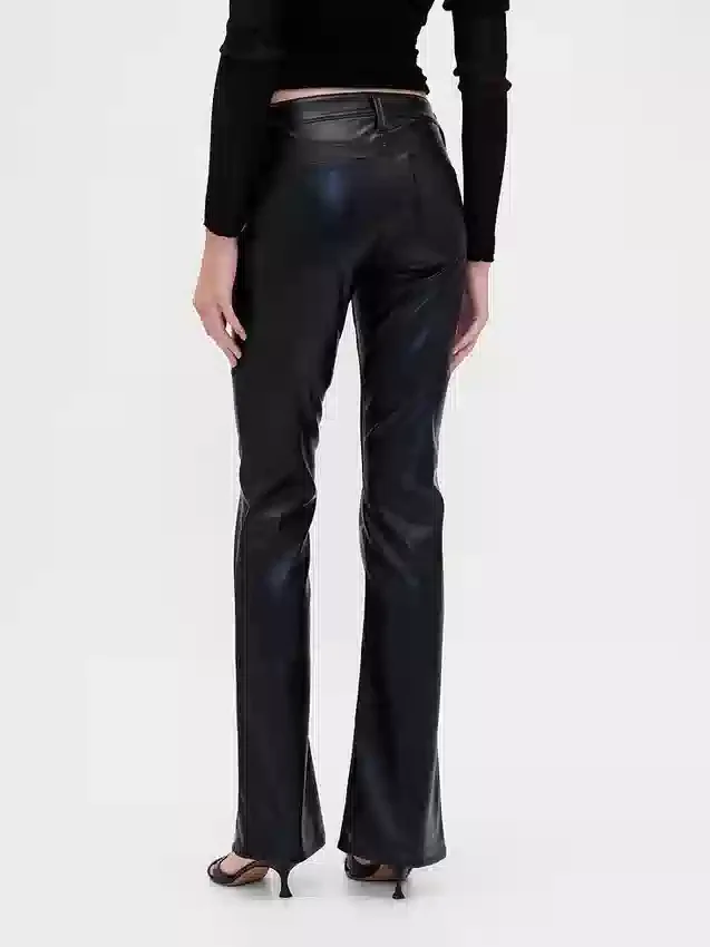 Pantalones largos y ajustados de cuero vegano reciclado de talle bajo