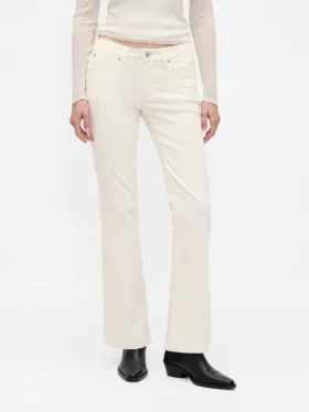 Pantalones largos y ajustados de pana de talle bajo