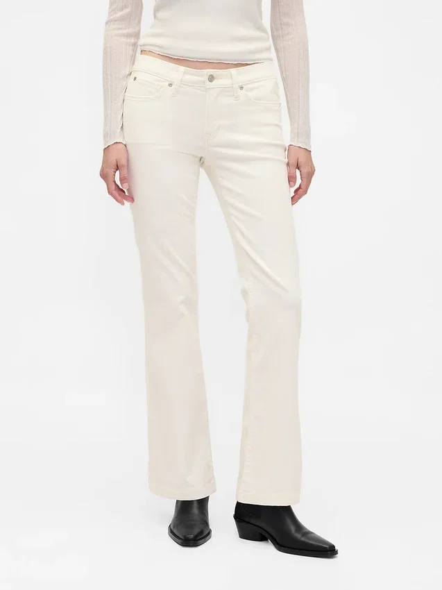 Pantalones largos y ajustados de pana de talle bajo