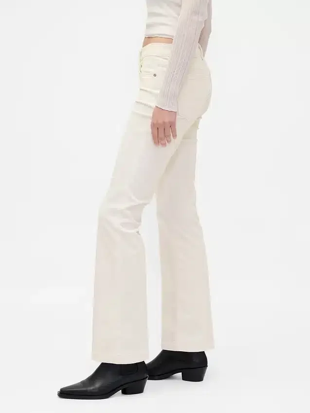 Pantalones largos y ajustados de pana de talle bajo