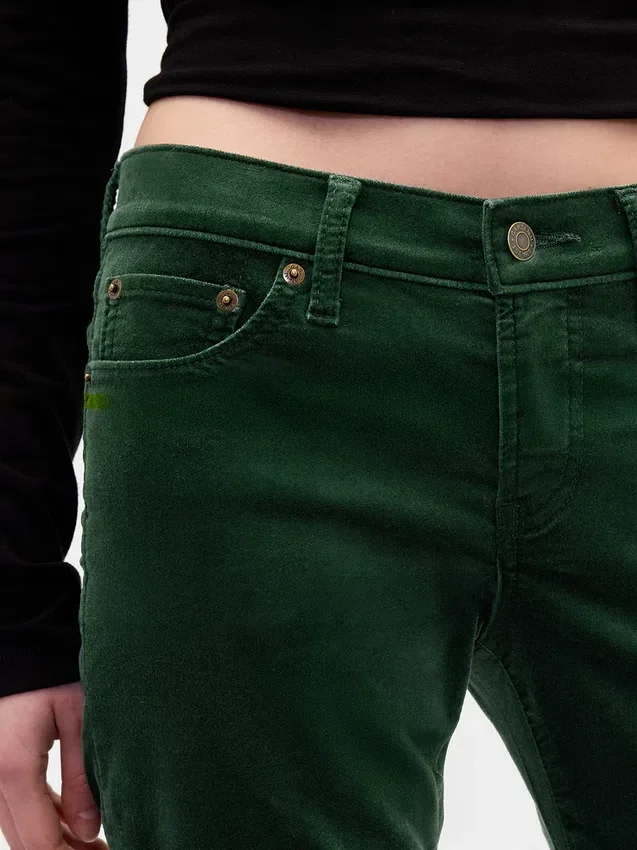 Pantalones rectos ajustados de terciopelo de talle bajo estilo de los 90
