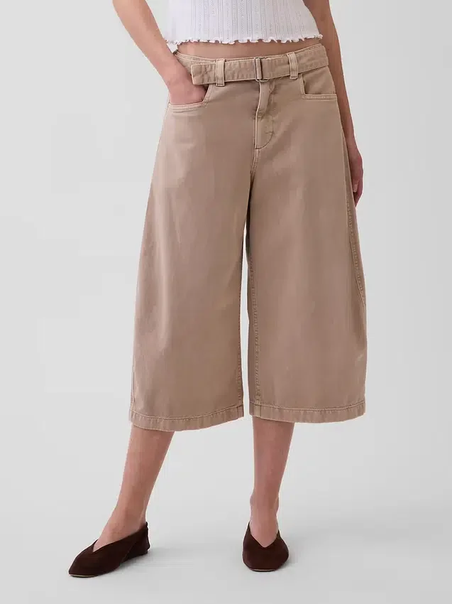 Pantalones tipo culotte de talle medio con cinturón