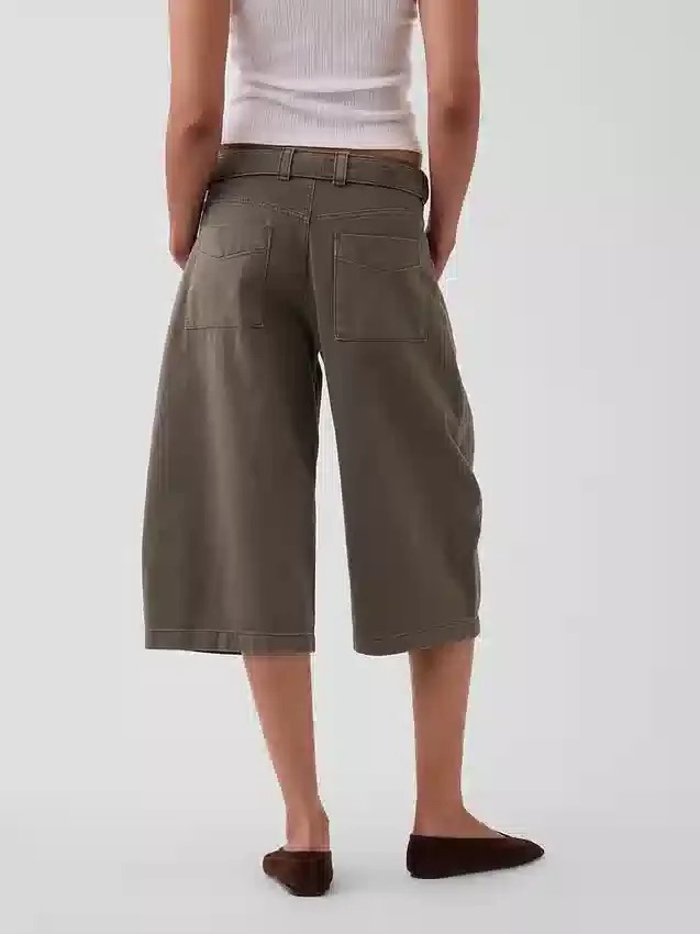 Pantalones tipo culotte de talle medio con cinturón