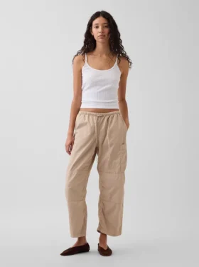 Pantalones utilitarios de sarga de talle medio con corte de barril