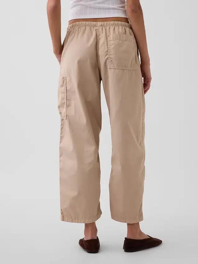 Pantalones utilitarios de sarga de talle medio con corte de barril