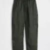 Pantalones utilitarios de sarga de talle medio con corte de barril