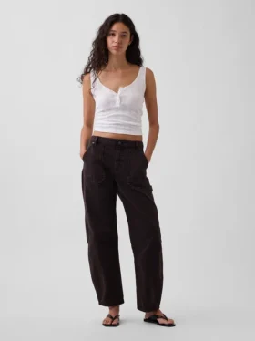 Pantalones utilitarios de talle medio hasta el tobillo