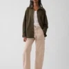 Pantalones utilitarios de talle medio hasta el tobillo