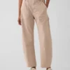 Pantalones utilitarios de talle medio hasta el tobillo