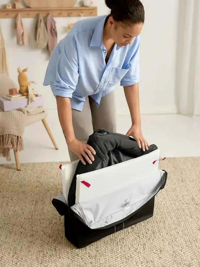 Paquete de cuna de viaje Babybjorn Light y sábana ajustable
