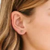 Pendientes con cierre de rosca «Tiny Classic Flower» de Pierced Co