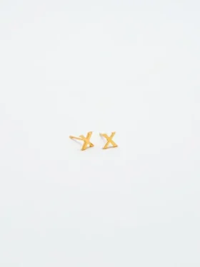 Pendientes con iniciales de oro de Admiral Row