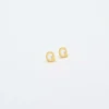 Pendientes con iniciales de oro de Admiral Row