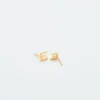 Pendientes con iniciales de oro de Admiral Row