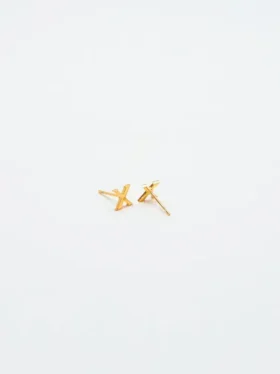 Pendientes con iniciales de oro de Admiral Row