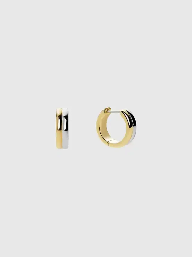 Pendientes de aro tipo «huggie» de Ana Luisa Asher
