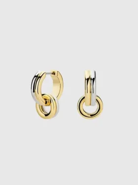 Pendientes tipo huggie con colgante de Ana Luisa Asher