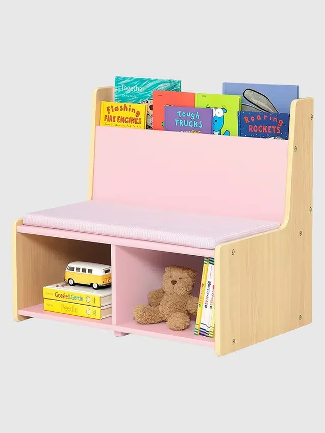 Rincón de lectura para niños pequeños con banco acolchado