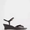 Sandalias de cuña de cuero vegano