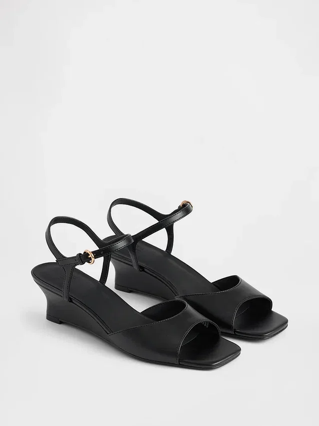 Sandalias de cuña de cuero vegano