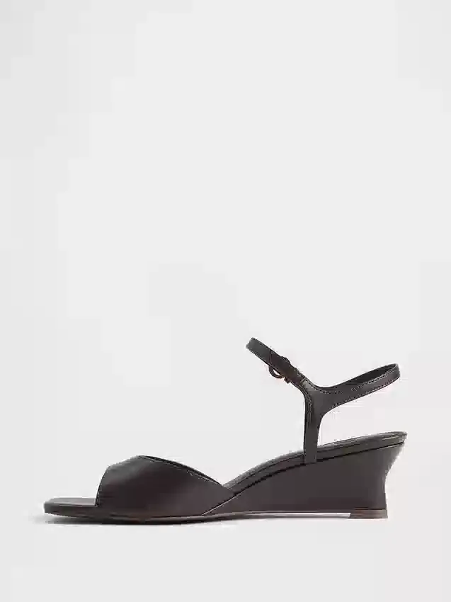 Sandalias de cuña de cuero vegano