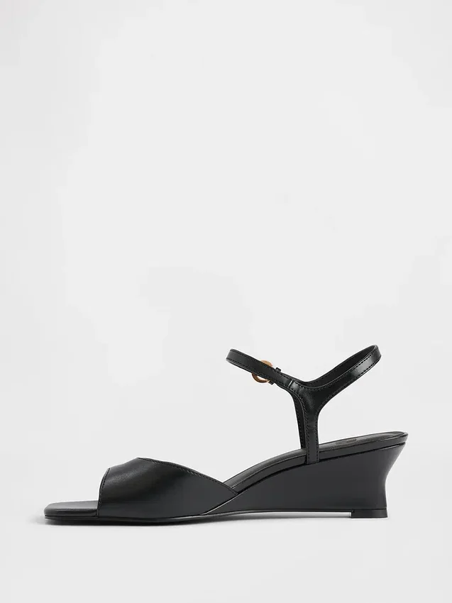 Sandalias de cuña de cuero vegano