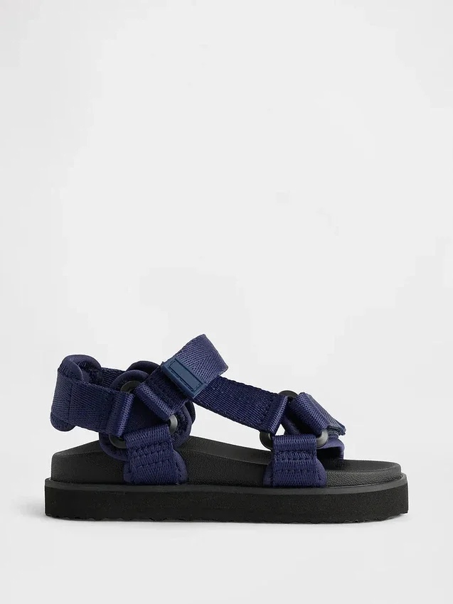 Sandalias deportivas para niños pequeños