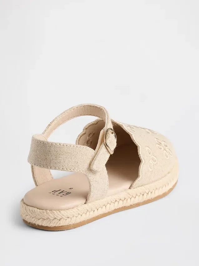 Sandalias tipo alpargatas para niños pequeños