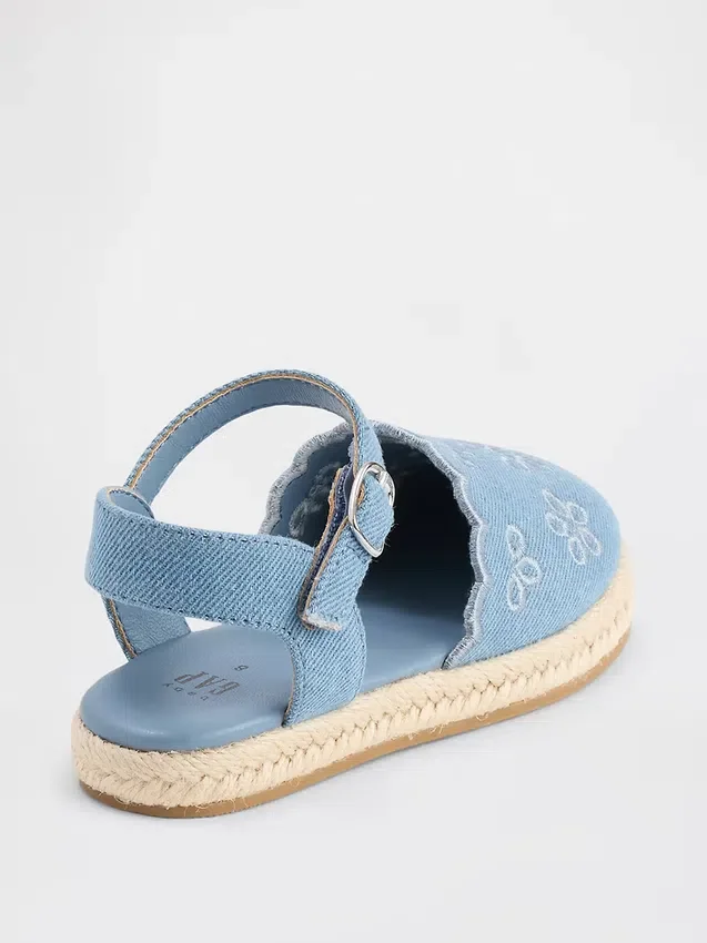 Sandalias tipo alpargatas para niños pequeños