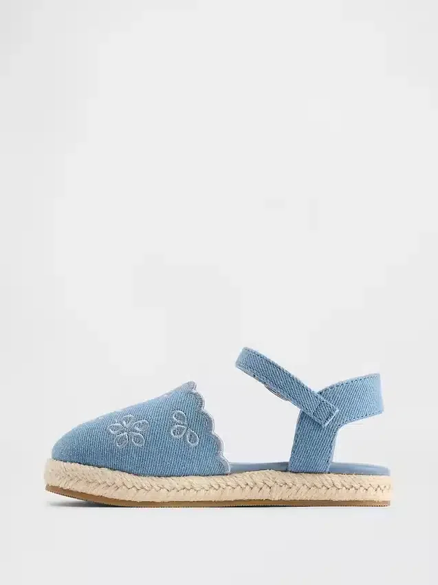 Sandalias tipo alpargatas para niños pequeños