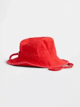 Sombrero de pescador con bordes deshilachados