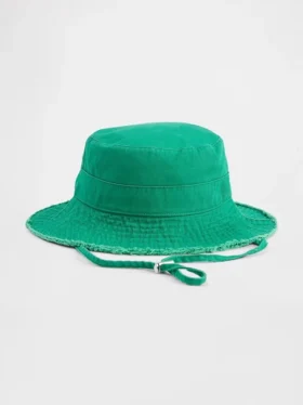 Sombrero de pescador con bordes deshilachados