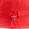 Sombrero de pescador con bordes deshilachados