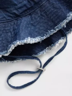 Sombrero de pescador con bordes deshilachados