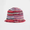 Sombrero tipo cubo de punto a rayas