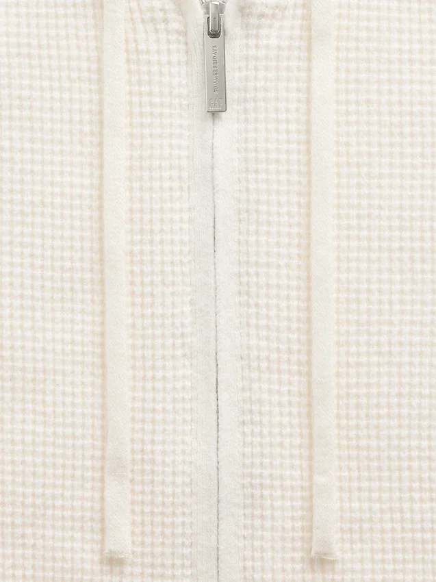 Sudadera con capucha corta de tejido tipo waffle CashSoft de GAP × Summer Fridays