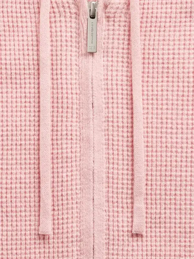 Sudadera con capucha corta de tejido tipo waffle CashSoft de GAP × Summer Fridays