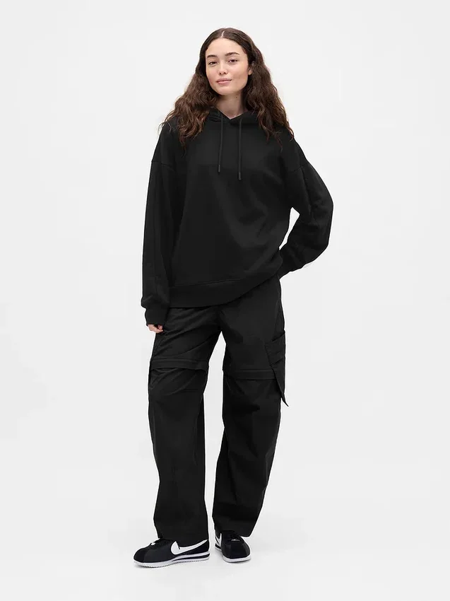 Sudadera con capucha de viaje para adultos GAP × Béis, de tejido grueso