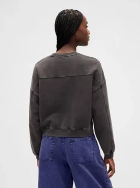 Sudadera gruesa con calaveras de GAP × Disney: «La pesadilla antes de Navidad» de Tim Burton