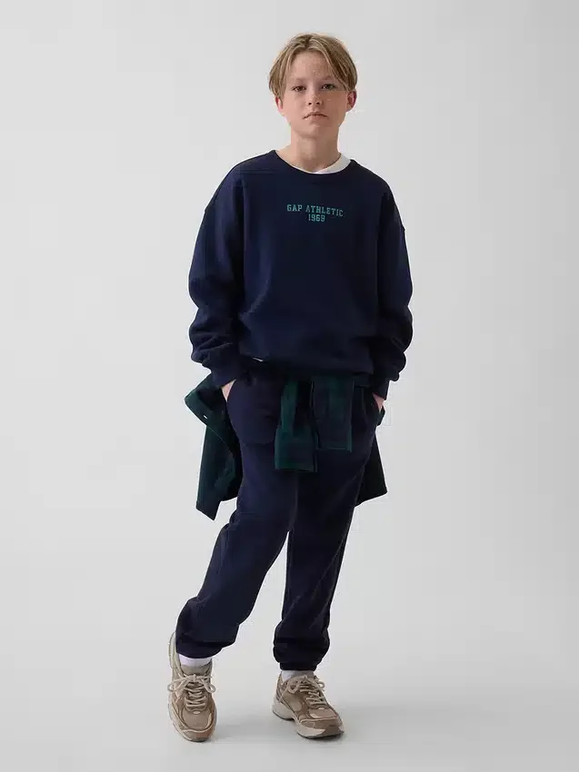Sudadera infantil con diseño gráfico de corte holgado
