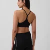 Sujetador deportivo GapFit Smooth con espalda cruzada