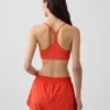 Sujetador deportivo GapFit Smooth con espalda cruzada