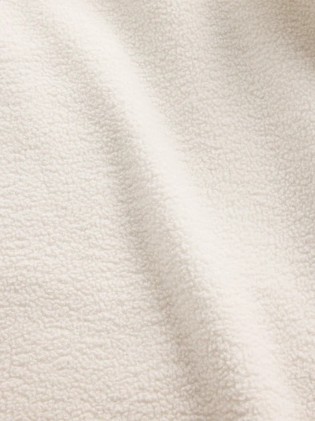 Suéter oversize de sherpa con media cremallera