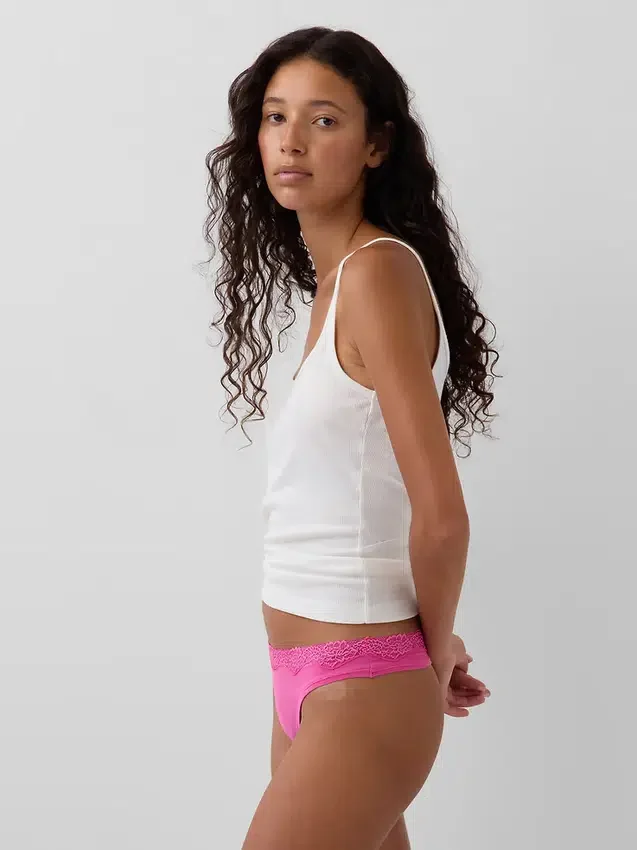 Tanga de algodón orgánico elástico con ribete de encaje