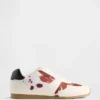 Tenis infantiles con estampado de vaca