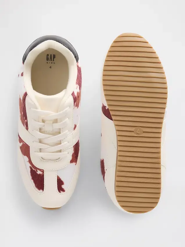 Tenis infantiles con estampado de vaca