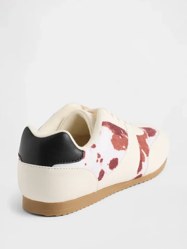 Tenis infantiles con estampado de vaca