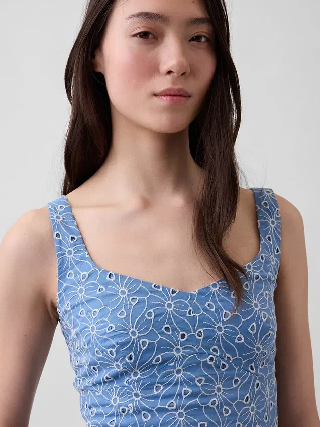Top bustier corto con ojales