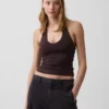 Top corto de cuello halter de tejido tupido